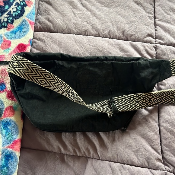 Universal Threads Fanny pack - Picture 3 of 5